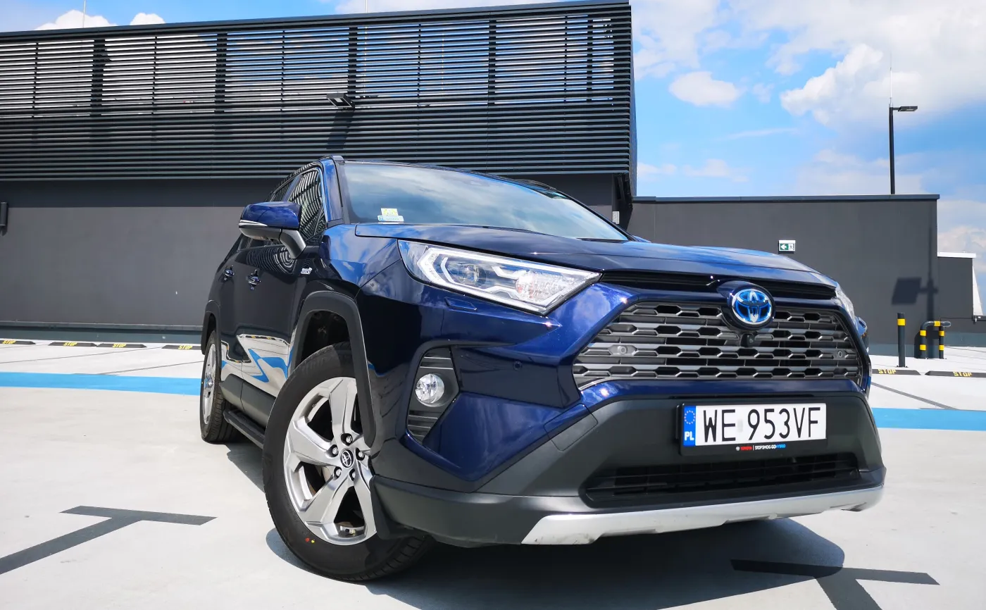 12594809-toyota-rav4-hybrid.jpg