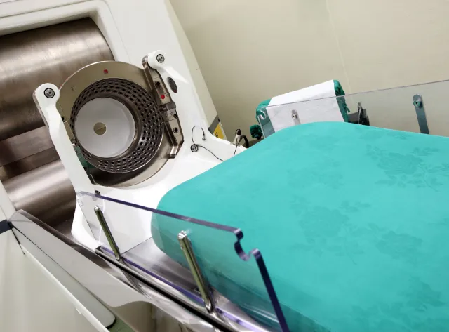 Refundacja szczepień, pieniądze na badania nowych leków. Ambitny plan walki z nowotworami