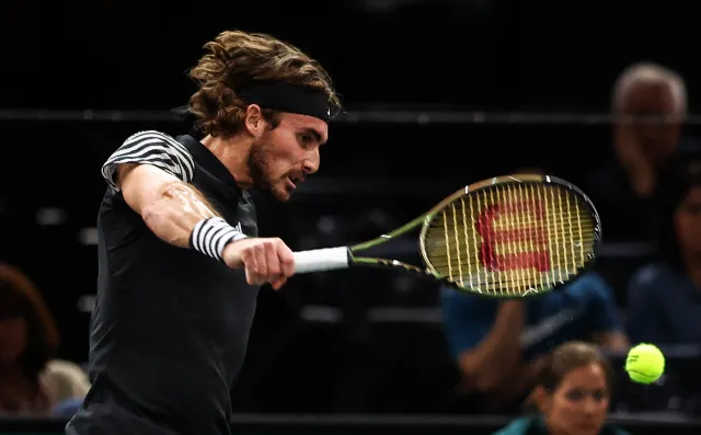 Stefanos Tsitsipas pokonał Alexandra Zvereva i zapewnił sobie udział w ATP Finals