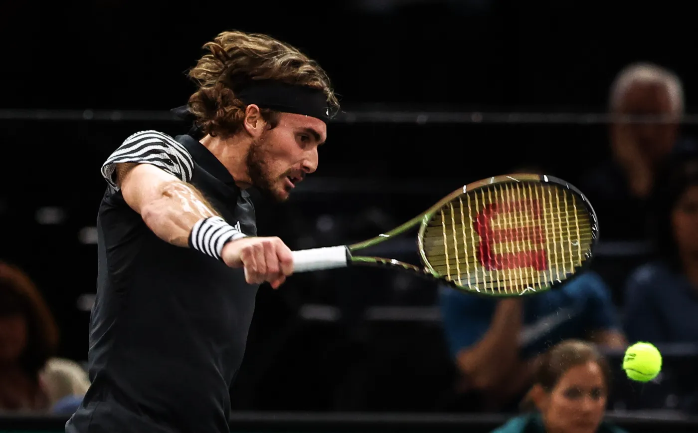 Stefanos Tsitsipas pokonał Alexandra Zvereva i zapewnił sobie udział w ATP Finals
