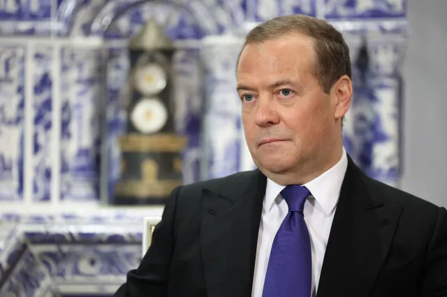 Miedwiediew atakuje Polskę. "Można to odczytywać jako..."