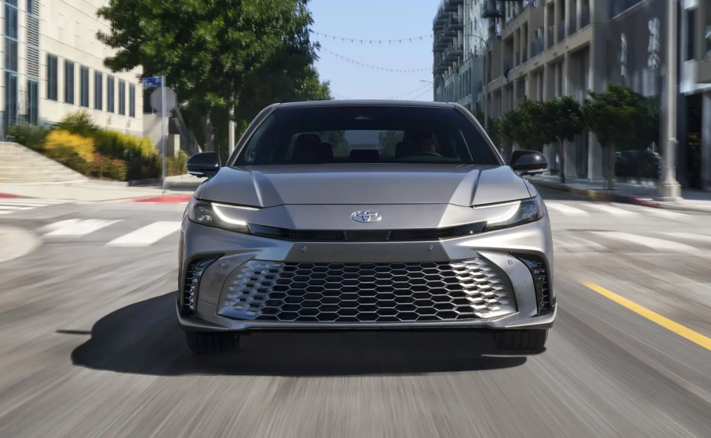 nowa-toyota-camry-37989248.jpg