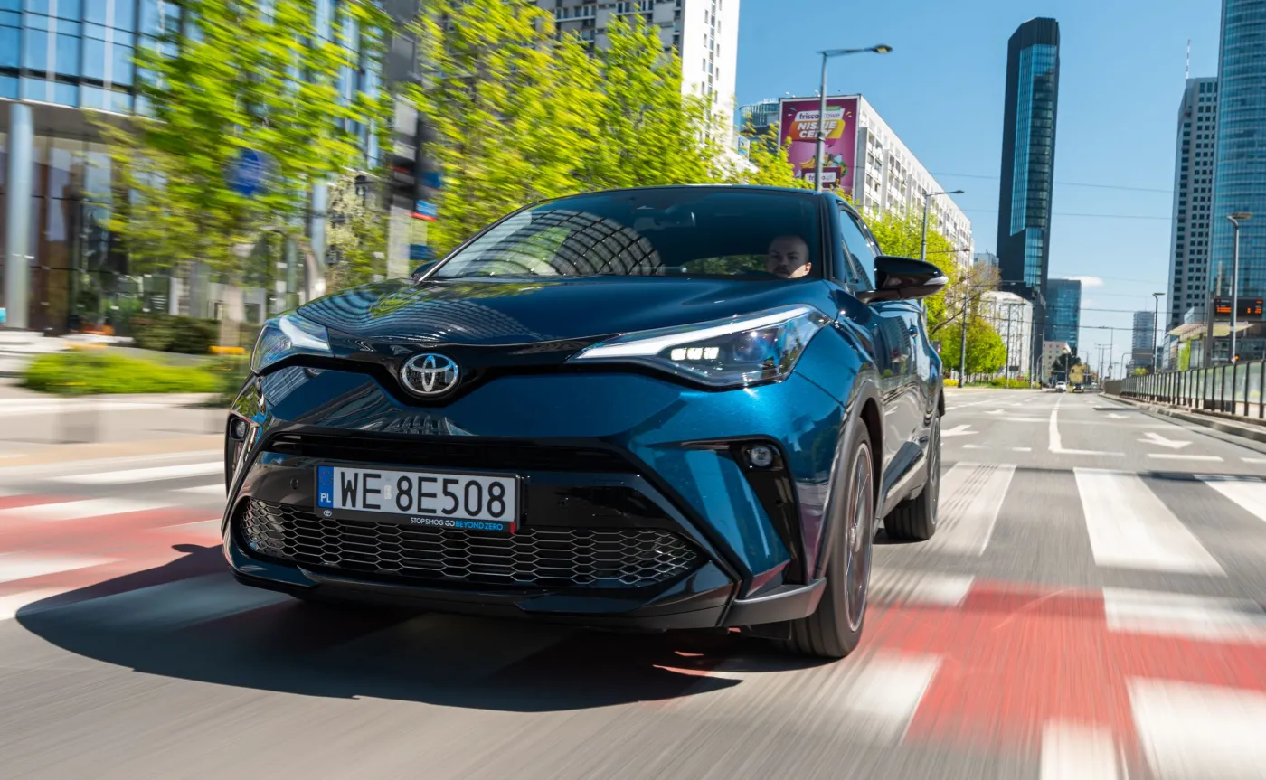 toyota-chr-gr-sport-37833410.jpg