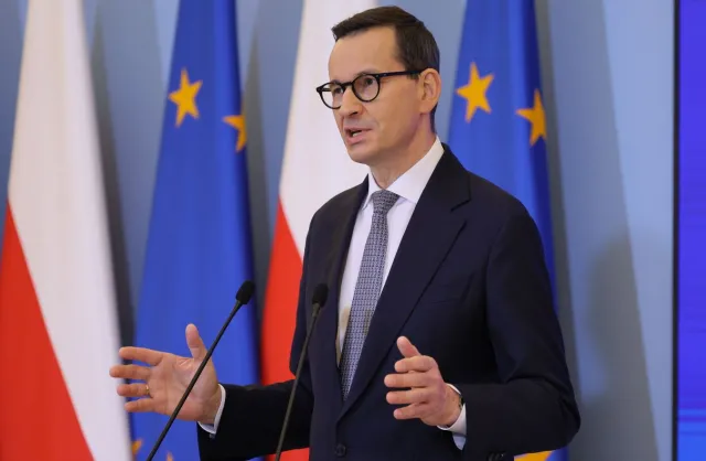 Morawiecki bije w Hołownię: Popcorn, show i igrzyska zamiast pracy