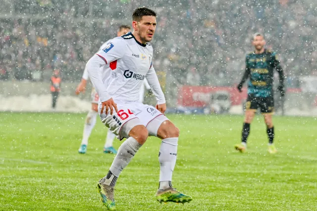 Piłkarz Górnika obraził sędziego. Posłuchaj, za co zobaczył czerwoną kartkę [WIDEO]