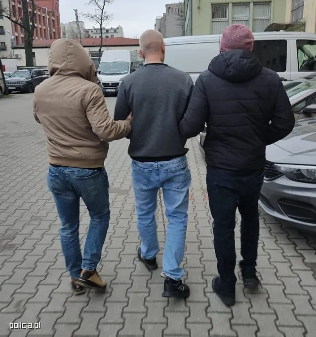 Zabił swoją partnerkę, zwłoki porzucił w mieszkaniu