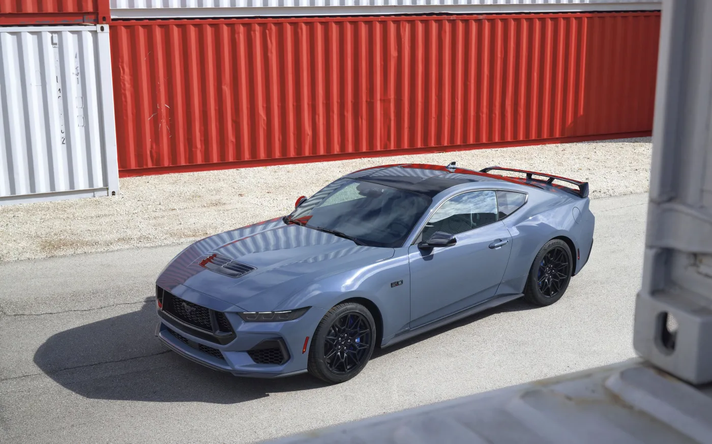new-ford-mustang-9-38034636.jpg
