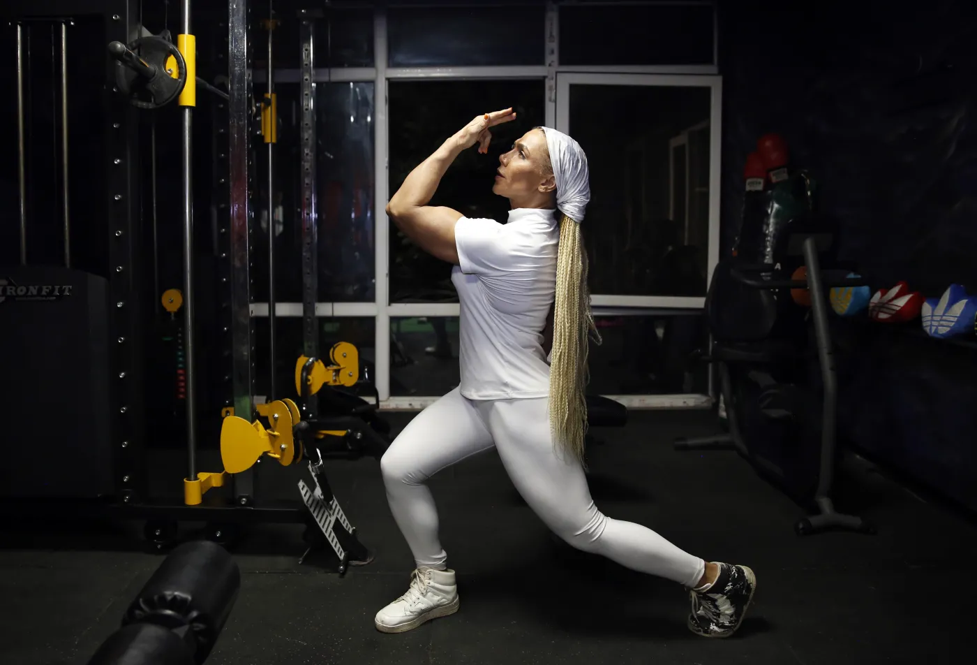 Kobiety w Iranie uprawiają kulturystykę, ale... nie mogą pokazywać mięśni [FOTO]