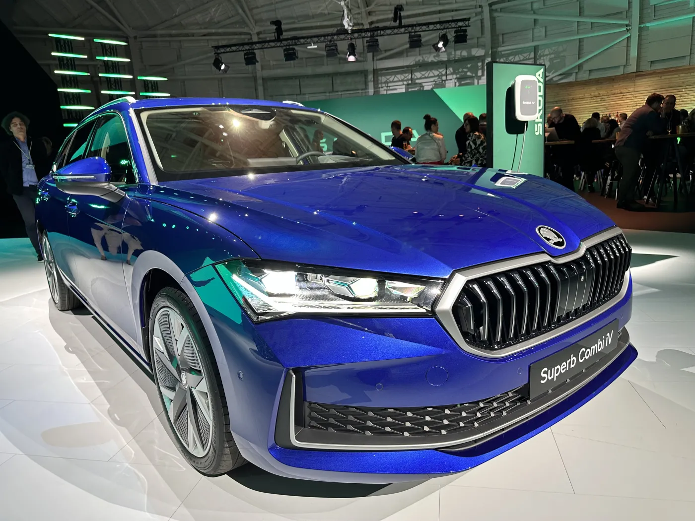 nowa-skoda-superb-37975047.jpg