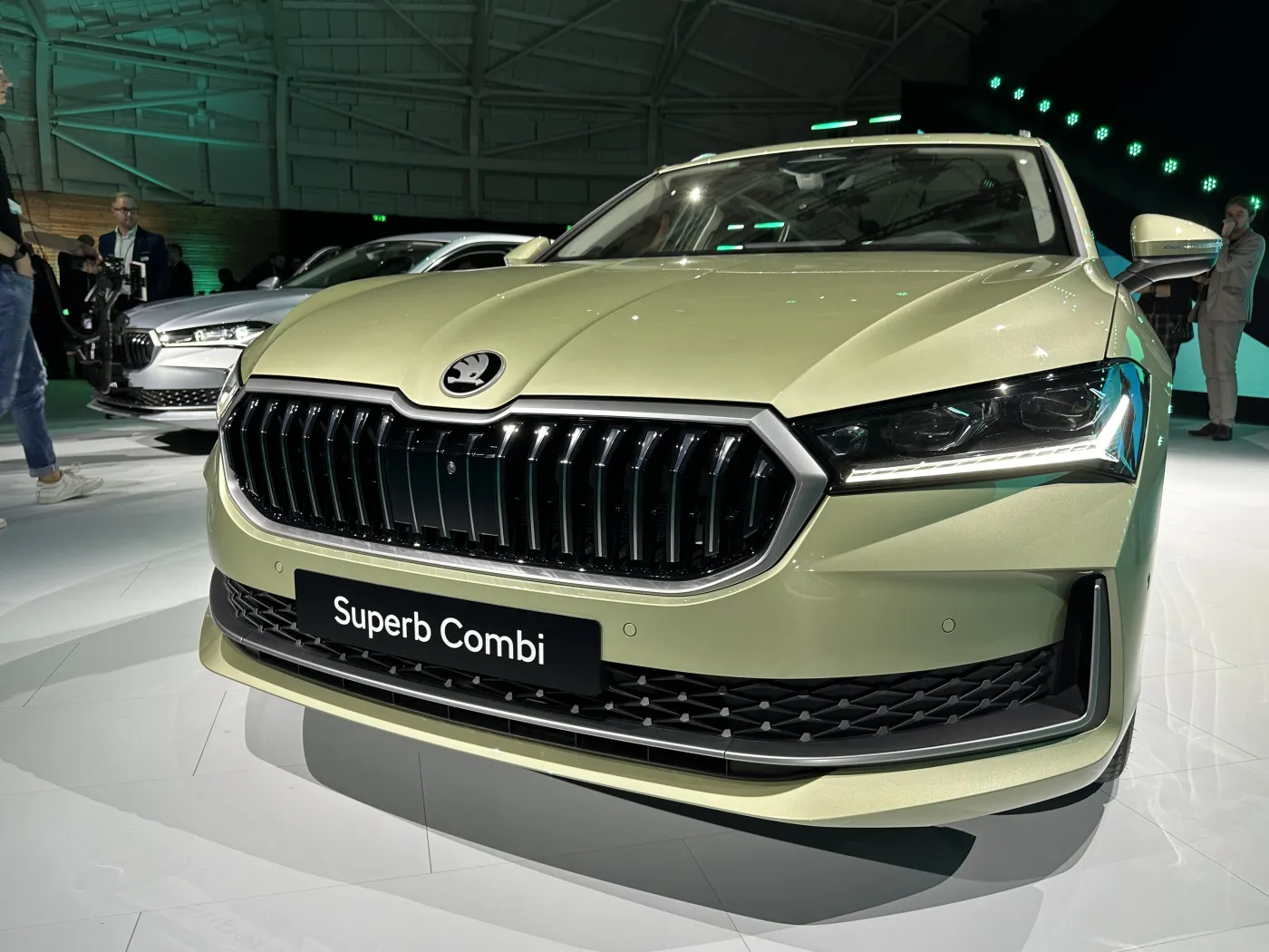 nowa-skoda-superb-37975048.jpg