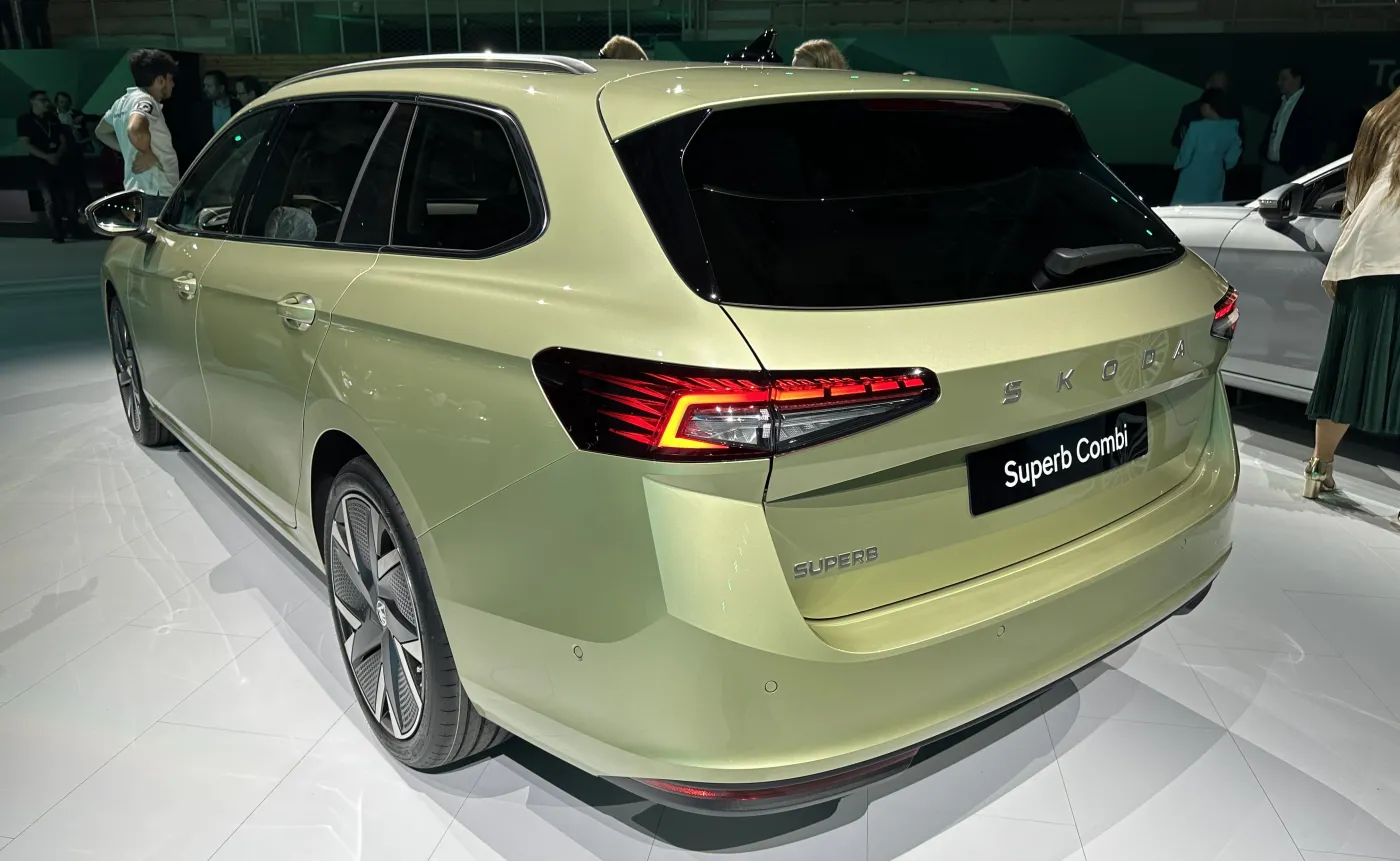 nowa-skoda-superb-37975078.jpg