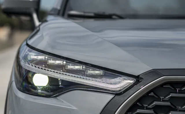 Toyota Corolla i Lexus hitem, Skoda wraca do gry. Hybrydy rozbiły bank