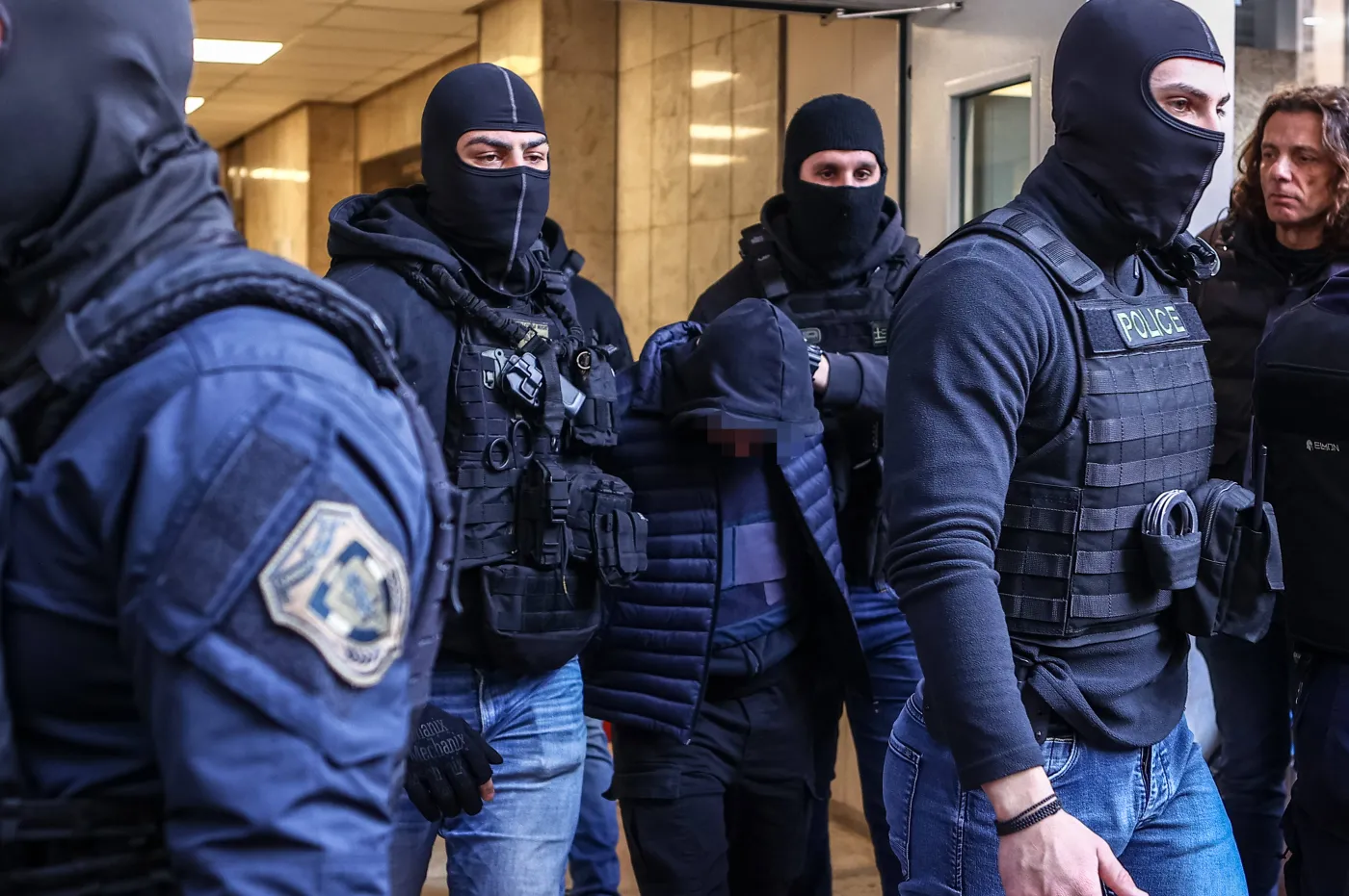 Dramat w Grecji. Nie żyje 31-letni policjant raniony racą