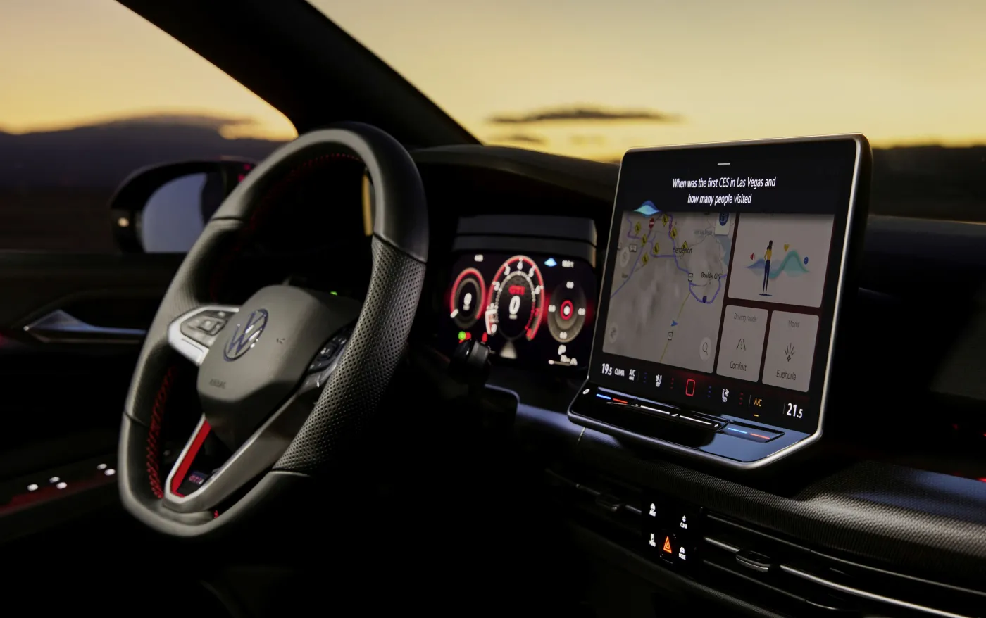 Oto Volkswagen Golf 2024. Zaskoczy wnętrzem i wyposażeniem