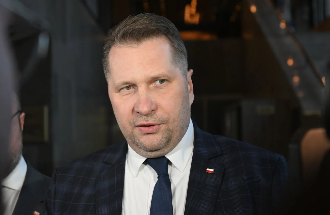 Czarnek ogłasza zbiórkę dla rodzin Kamińskiego i Wąsika. "Dzieci płaczą, żony się modlą"