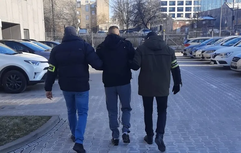 Bracia udawali policjantów. W ten sposób ukradli samochód