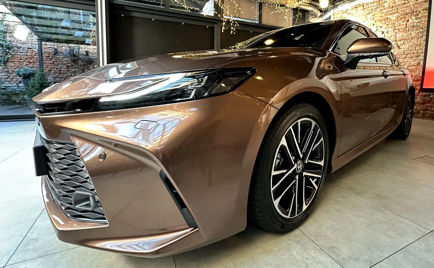nowa-toyota-camry-38073265.jpg