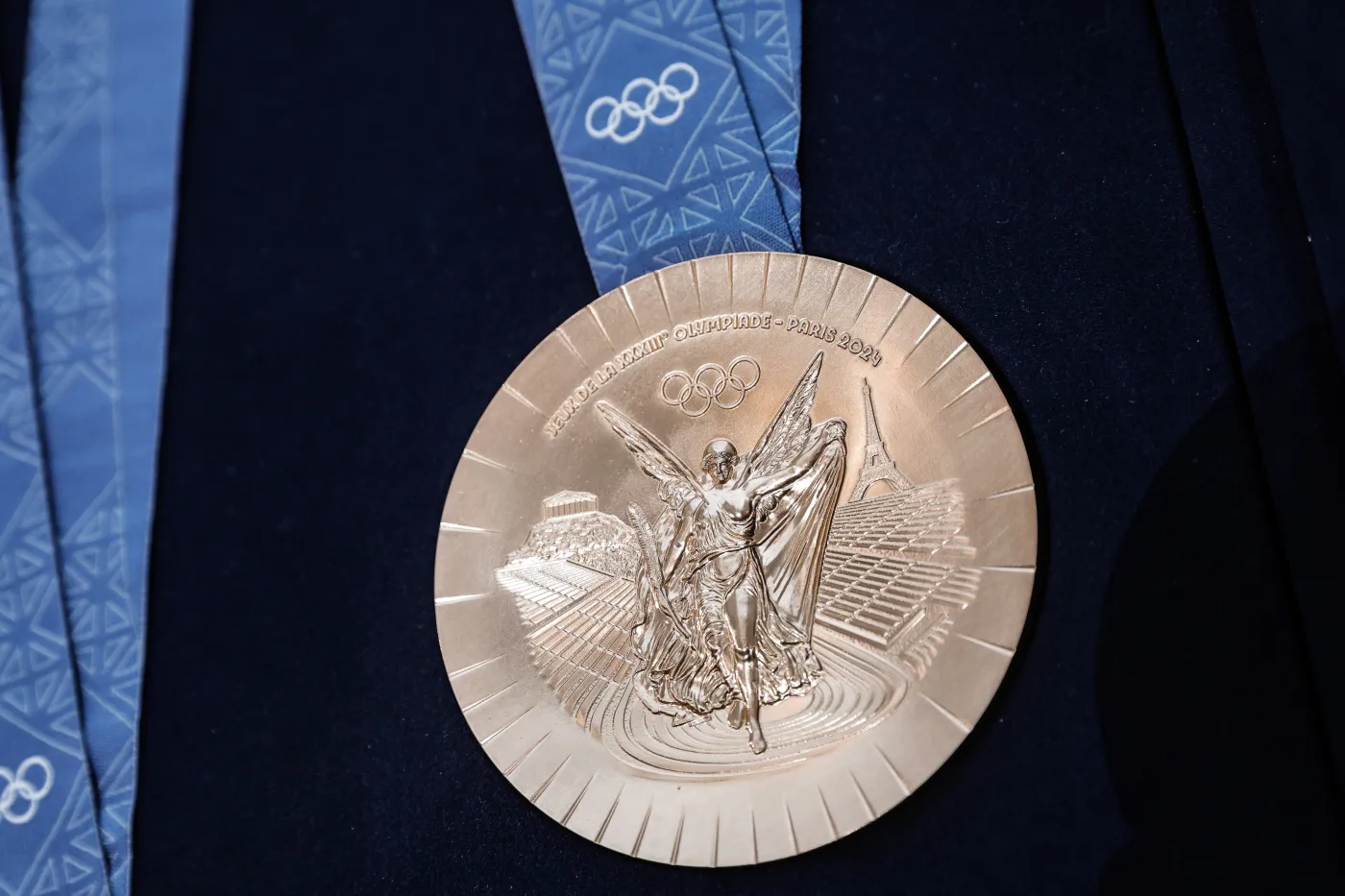 Paryż 2024. Fragmenty Wieży Eiffla znajdą się w medalach olimpijskich