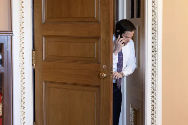 "Najpierw musimy pomóc Ameryce". Ostra odpowiedź senatora USA na wpis Tuska