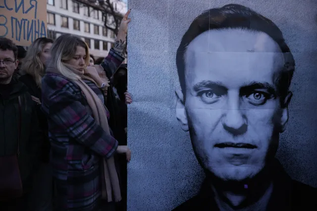 Gdzie trzymają ciało Nawalnego? "Widoczne siniaki"