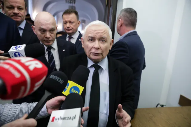 Kaczyński w Sejmie zapytany o Monikę Pawłowską. "Nie istnieje"