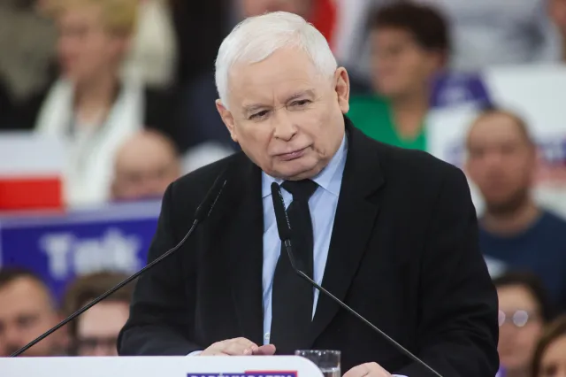 Krytyka Kaczyńskiego z niespodziewanej strony. Prof. Nowak wzywa go do odejścia