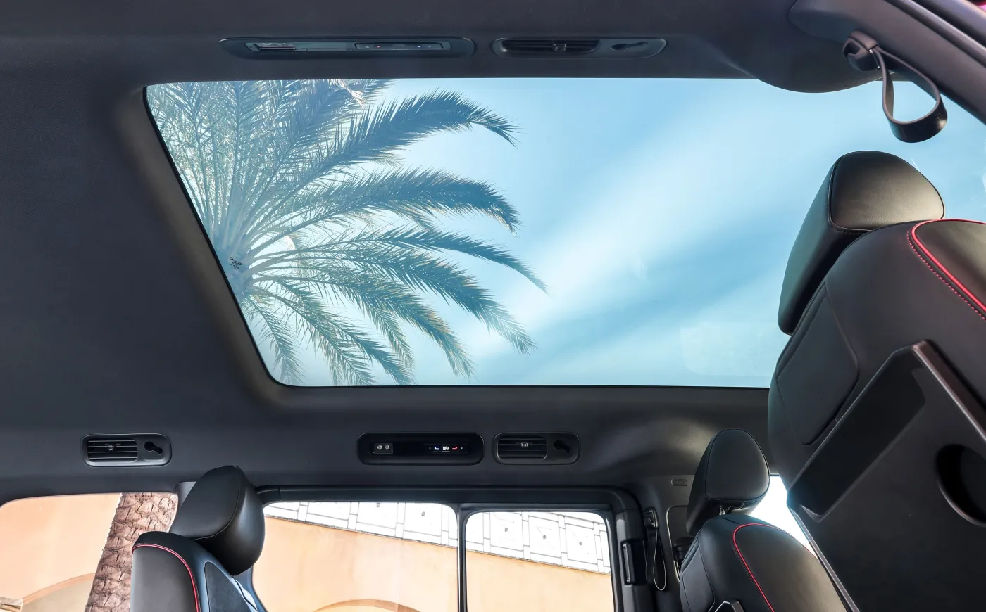 idb-gtx-interieur-38136432.jpg