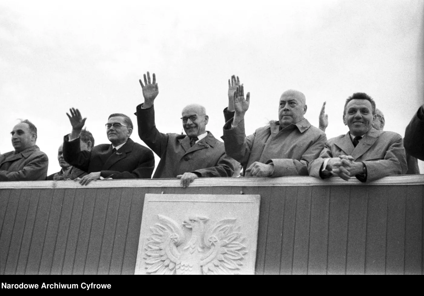 "Towarzysze, obywatele, ludu pracujący stolicy!". Kto to powiedział? QUIZ o słynnych cytatach czasów PRL