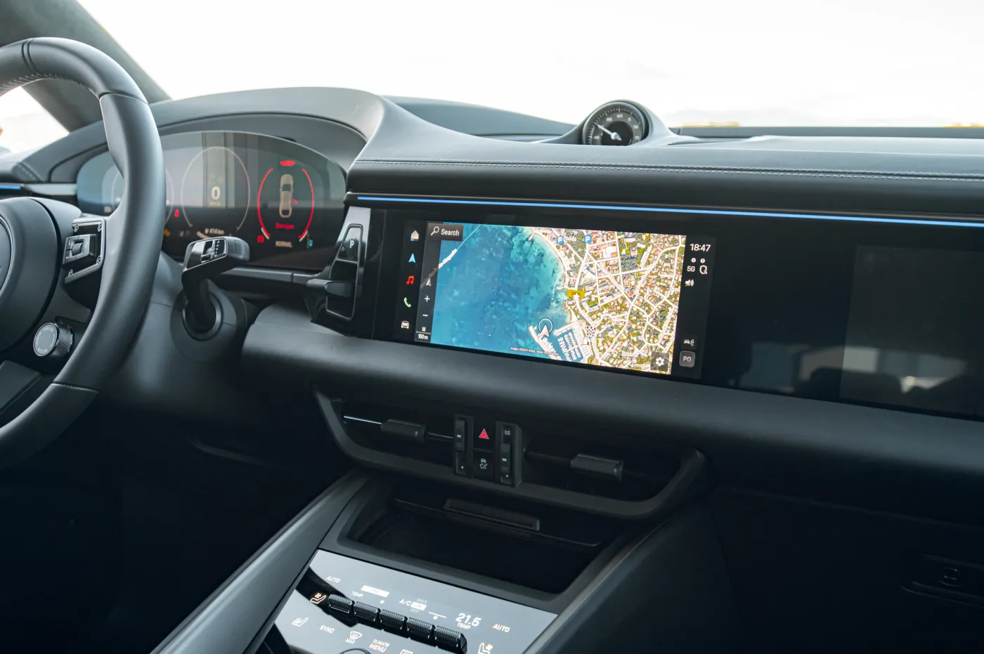 porsche-macan-turbo-38167404.jpg