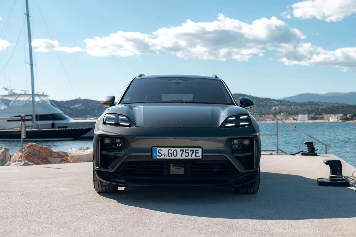porsche-macan-turbo-38167368.jpg