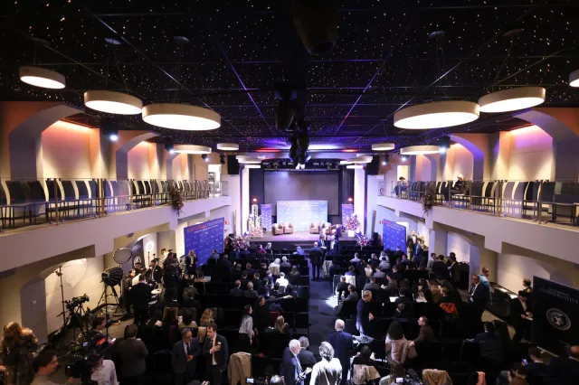 Morawiecki na konferencji prawicowych polityków w Brukseli. Policja przerwała obrady