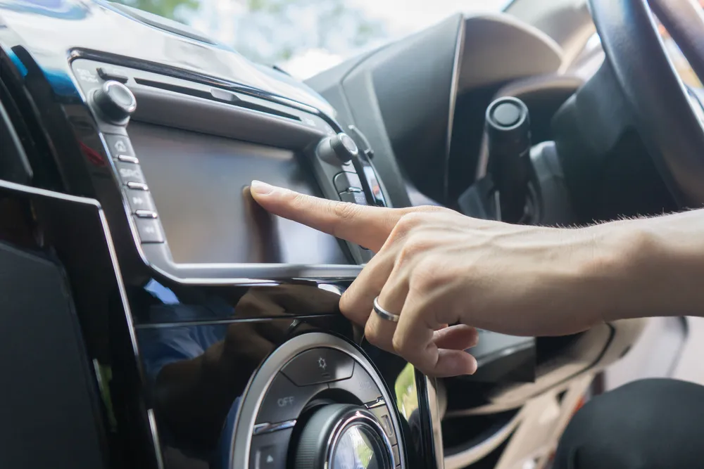 Rosjanie usłyszeli w radiu zaskakujący komunikat. "Putin podpisał dekret o zakończeniu..."