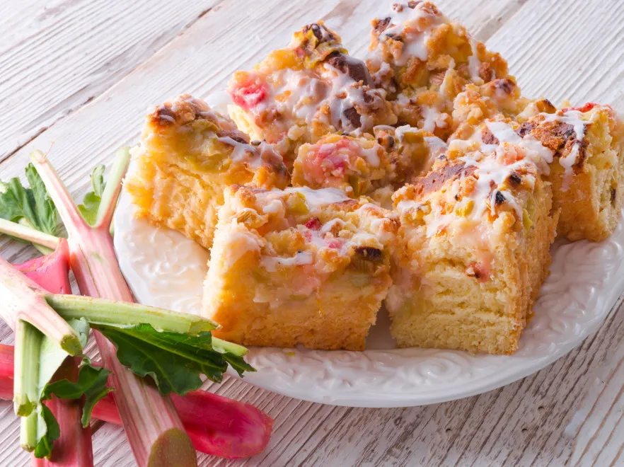 Ciasto z rabarbarem siostry Anastazji. Ten składnik wzbogaci jego smak