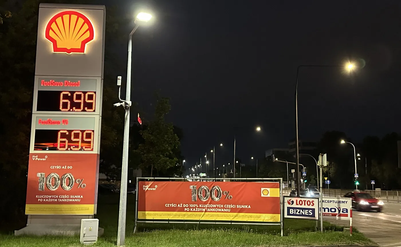 stacja-paliw-shell-38184304.jpg