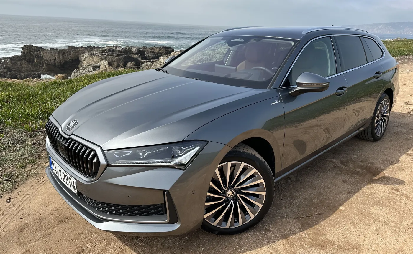 nowa-skoda-superb-38176195.jpg