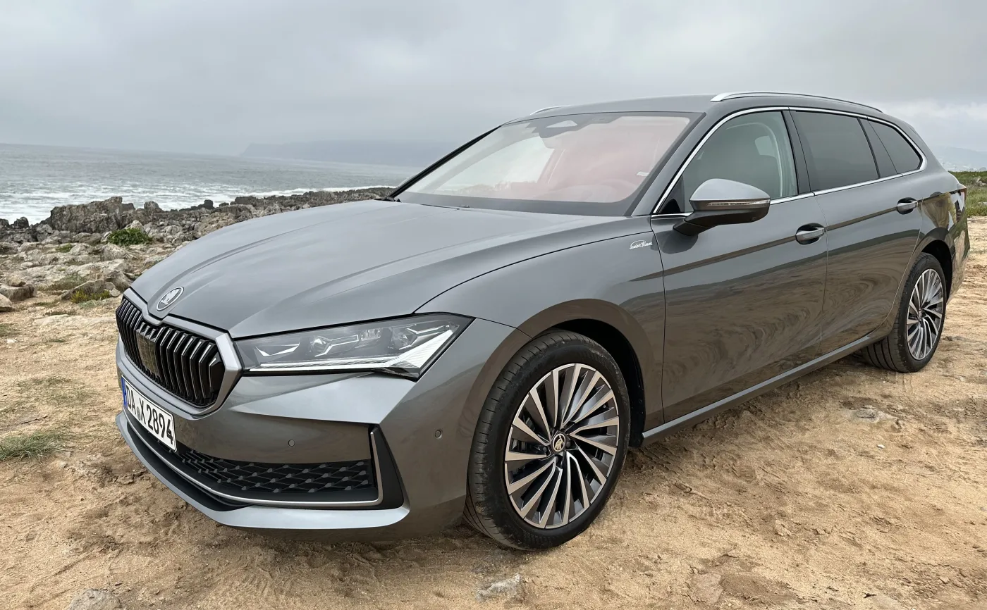 nowa-skoda-superb-38176193.jpg