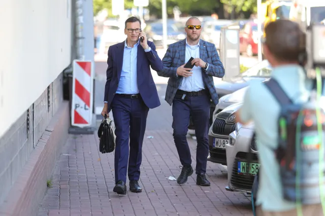 Śledczy biorą się za Morawieckiego. Rusza śledztwo ws. pandemii