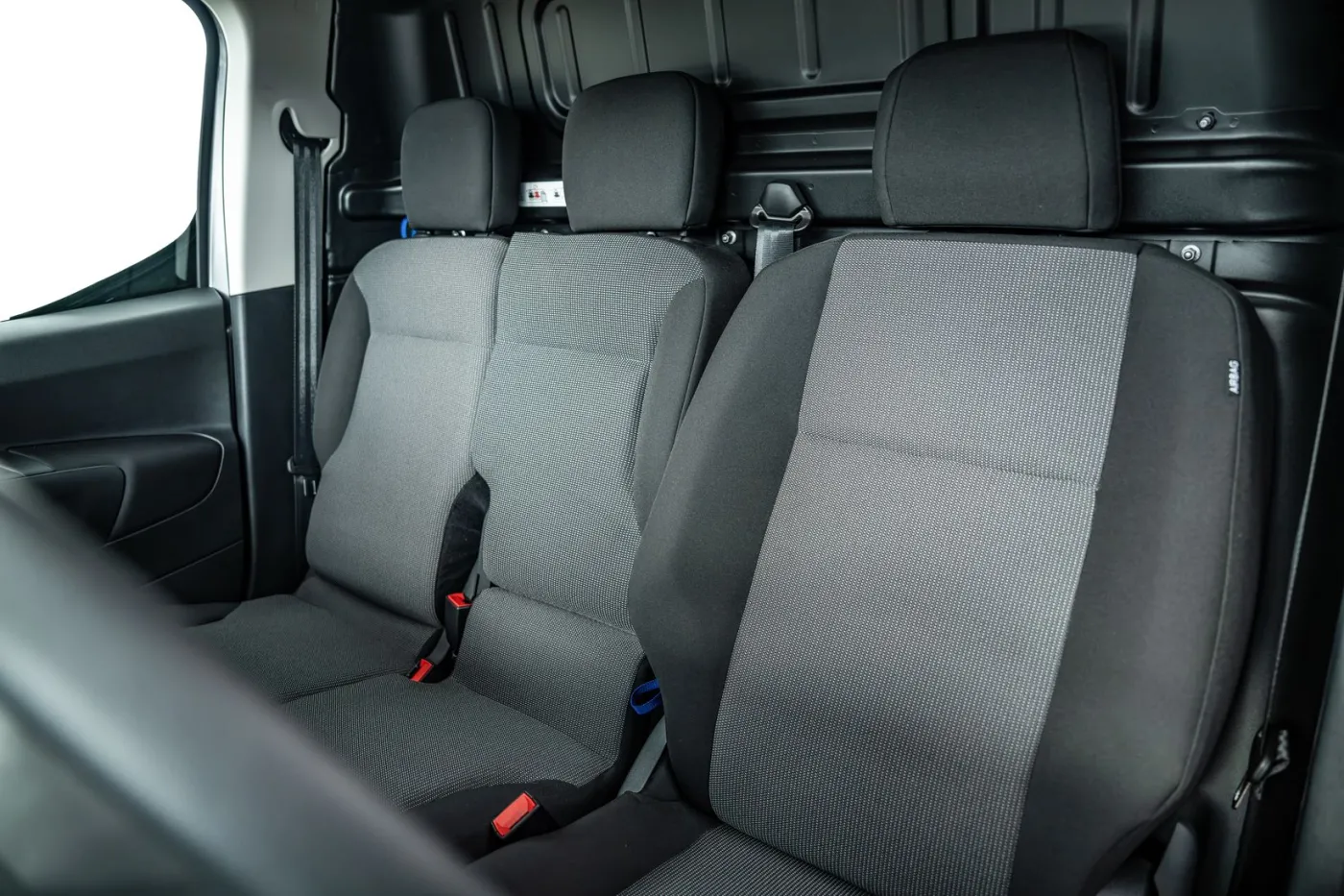 toyota-proace-max-38223265.jpg