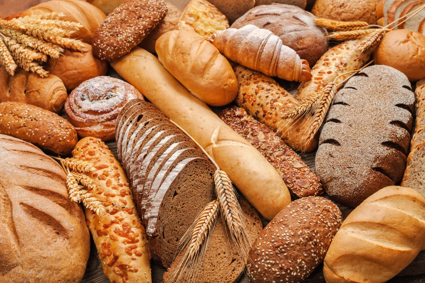 Chleb pieczywo Fresh,Fragrant,Bread,On,The,Table.,Food,Concept