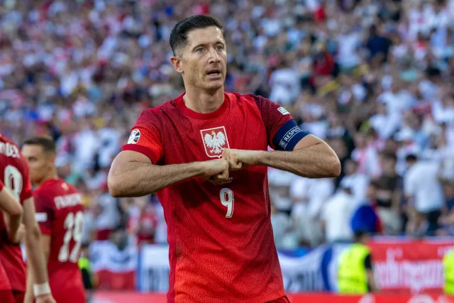 Robert Lewandowski wystawił na sprzedaż samochód. Bezwypadkowy, którym jeździła kobieta