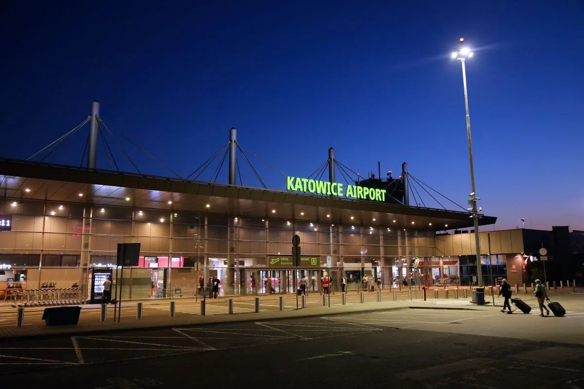 Wylatujesz za granicę? Warto wiedzieć, że na niektórych polskich lotniskach są takie miejsca