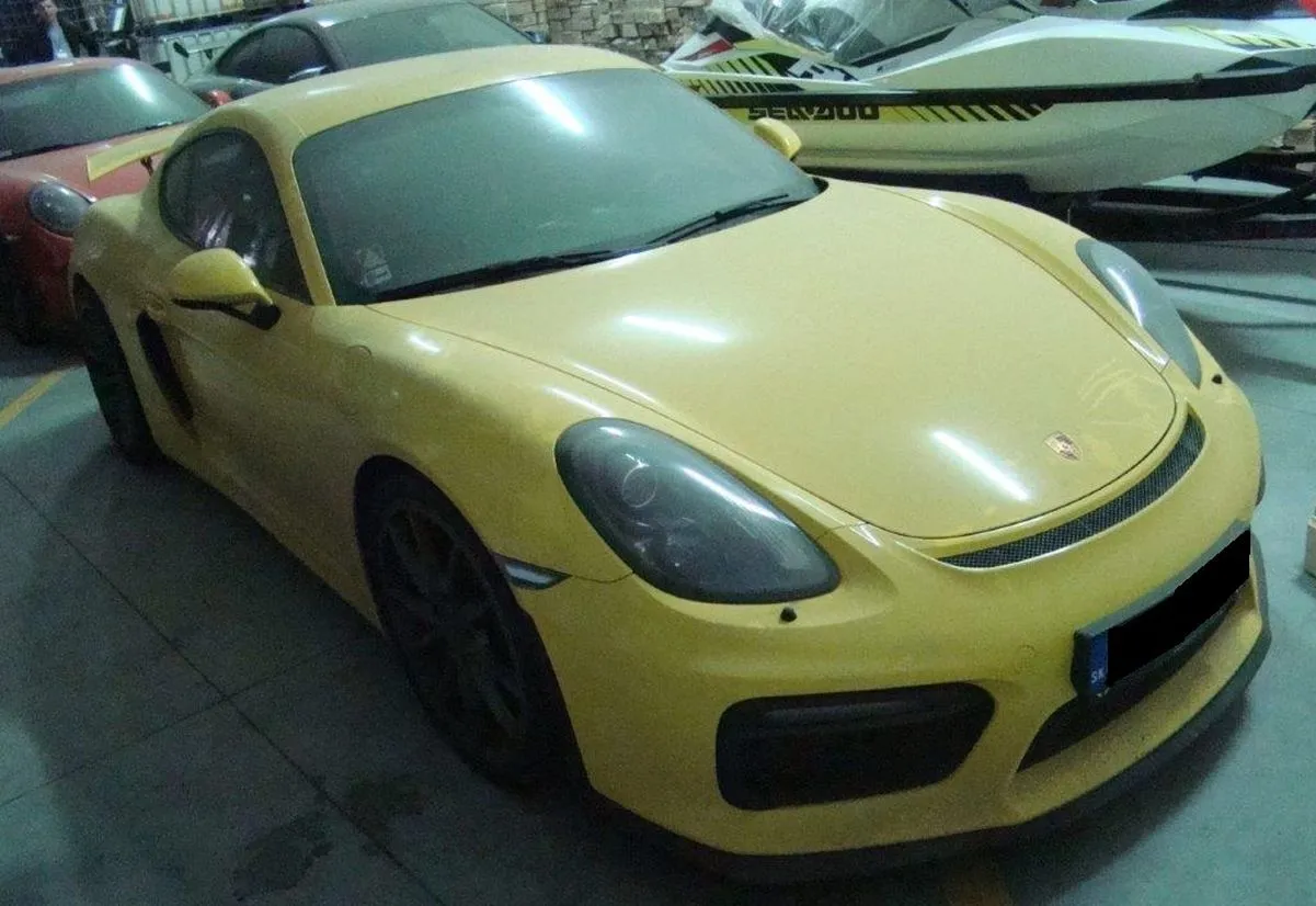porsche-718-cayman-38248173.jpg
