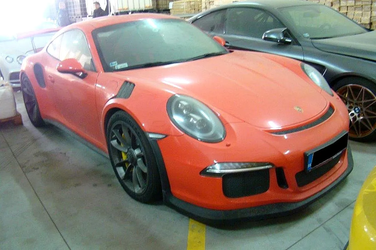 Sensacja w Suwałkach. Skarbówka sprzedaje samochody. Ceny hitem