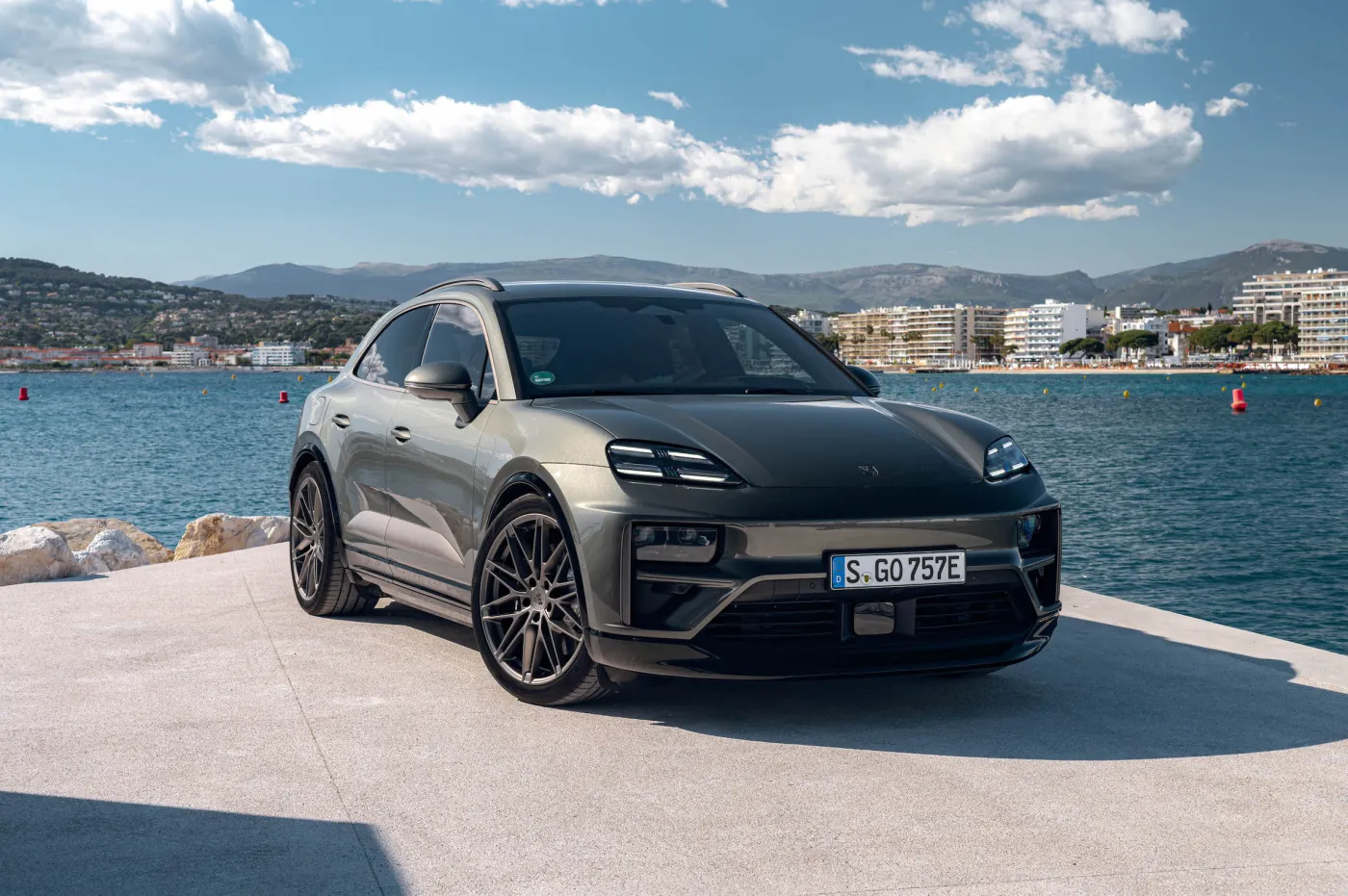 porsche-macan-turbo-38167349.jpg