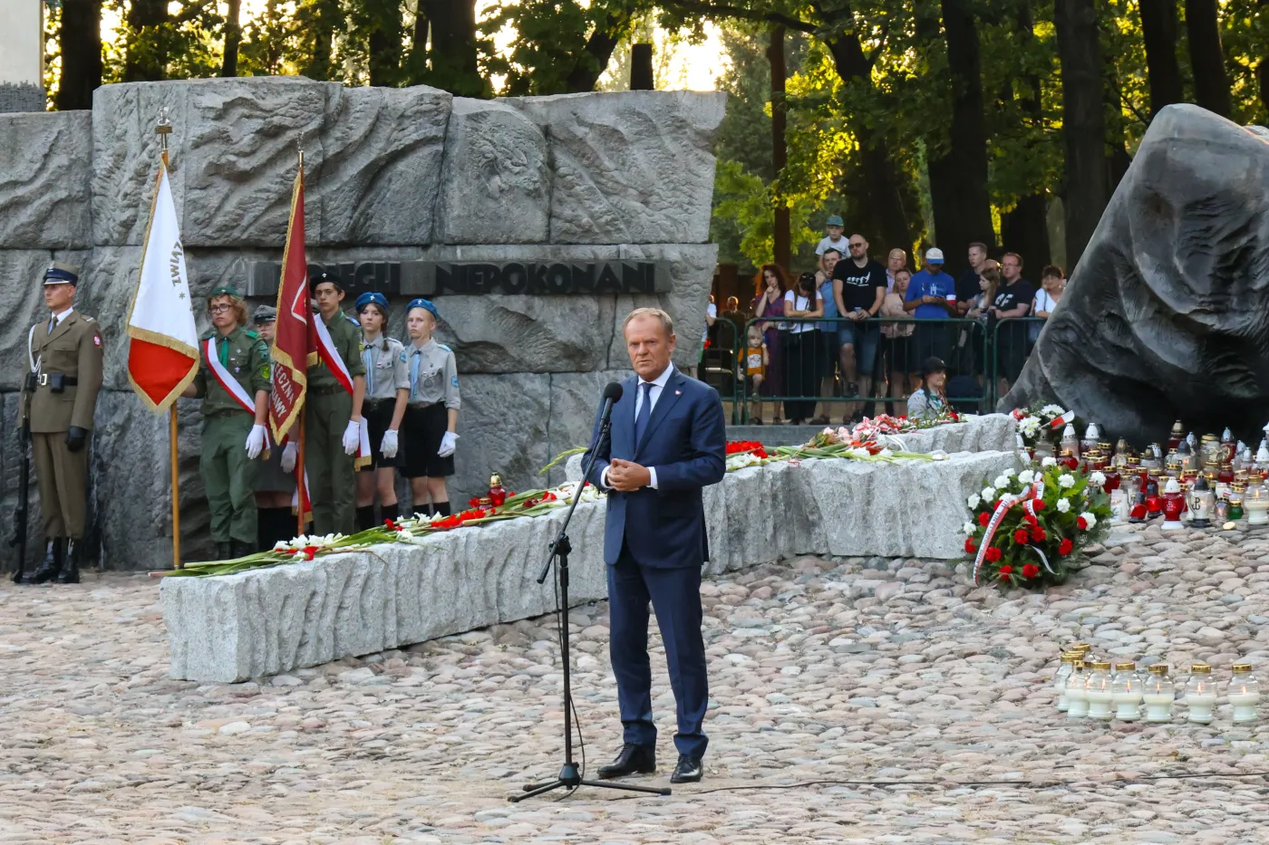 Tusk obiecuje powstańcom: Będziemy wierni waszemu przesłaniu