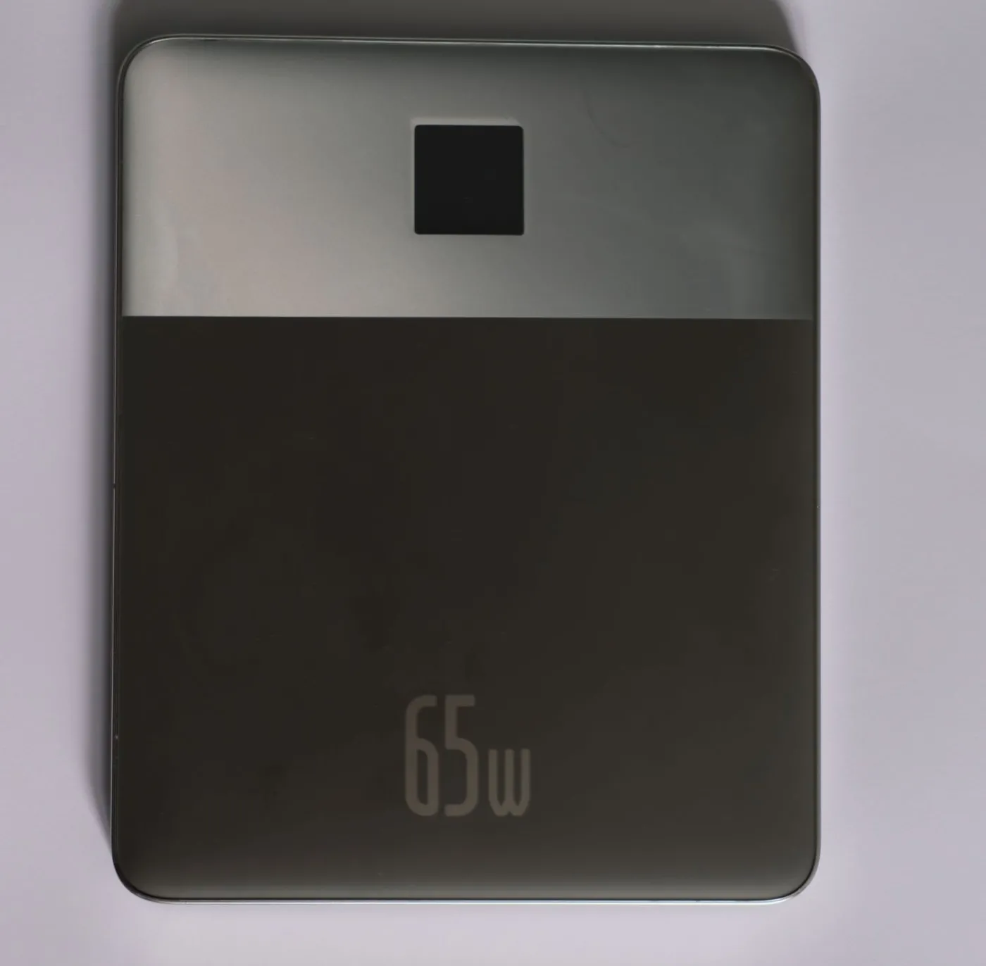 Powerbank cienki jak naleśnik. Baseus Blade 2 ma jednak w sobie tę moc [RECENZJA]