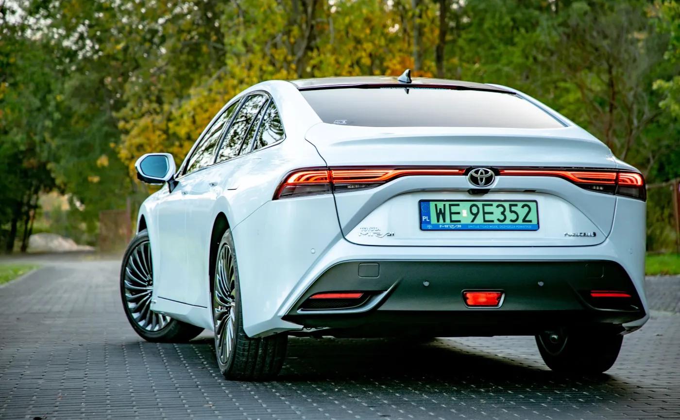 toyota-mirai-2023-37972265.jpg
