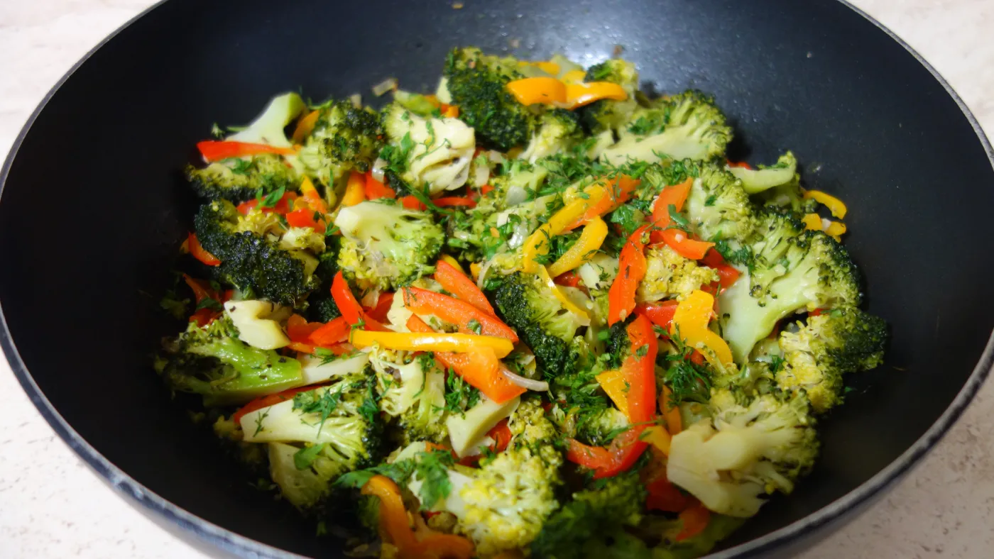 Warzywa z patelni. Pyszny i zdrowy przepis od Heni Foks
