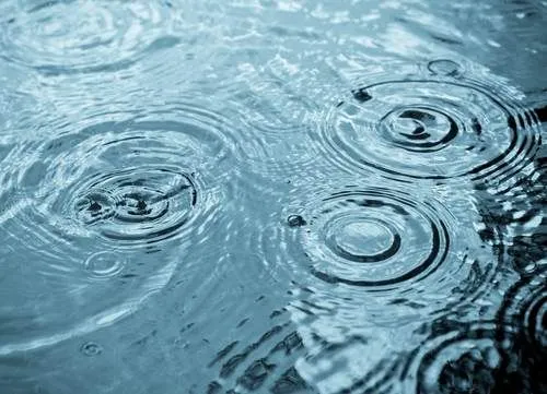 IMGW ostrzega przed niebezpiecznymi stanami wód na rzekach Przymorza