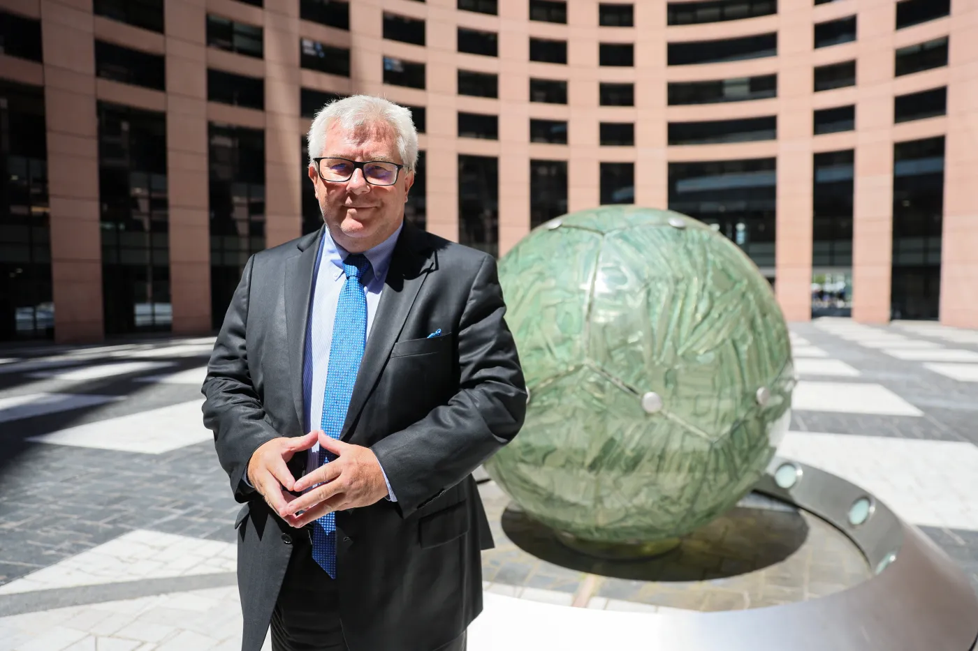 Chińskie motorowery, tir i inne... Tak europoseł Czarnecki "podróżował" do Brukseli [SZCZEGÓŁY ZARZUTÓW]